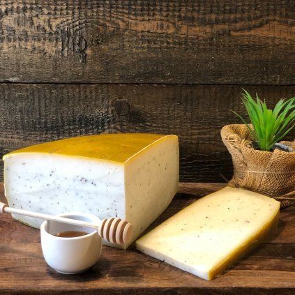 Boer’n Trots Truffel – kozí syr s hľuzovkou a medom