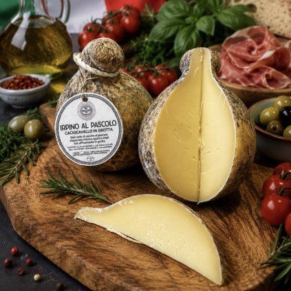 Irpino al Pascolo Caciocavallo in Grotta – taliansky jaskynný zrejúci syr